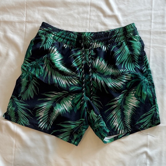 Men’s Merona Green/ Navy Palm Leaf Swim Trunks - Picture 1 of 4